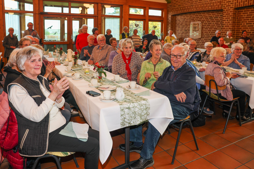 top-top.de-251112-035 | Foto, Video, Fotografie, Videografie, Fotobox, DJ, Discjockey, Musik, Musikbox, Veranstaltung, Photobooth, Amazon, Ebay, Buchtipp, Bestseller, Autor, Verlag, Buch, Wesel, Hamminkeln, NRW, Dinslaken, Rees, Drohne, Hochzeit, Party, Fotobox, Wesel, Fotograf