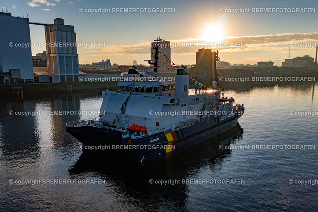 DJI_0140 | 30.09.2022 Drohnenaufnahmen Dt. Schifffahrtstag 2022 Bremen Wendebecken / Weser