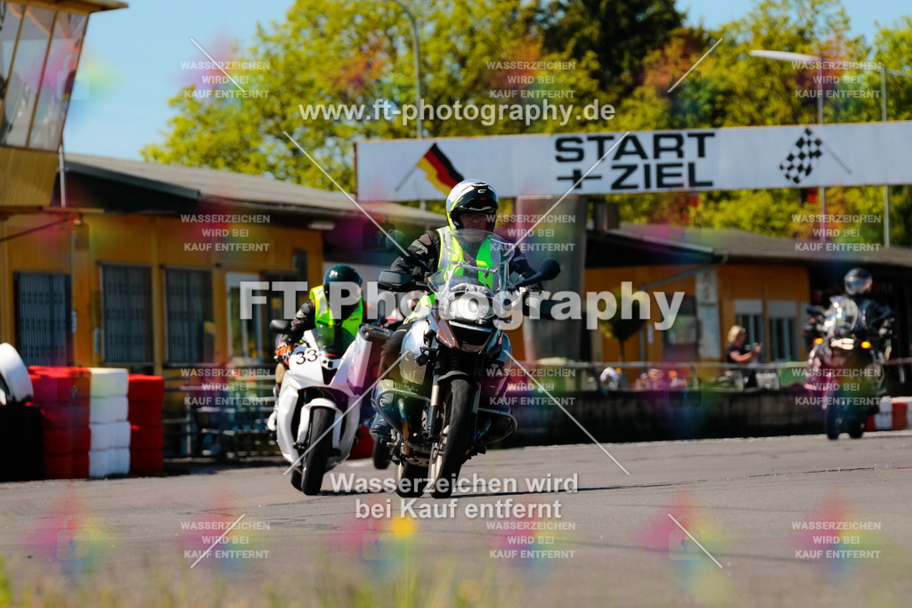 Moto-TeamOBK-22049 | Hier findet Ihr Bilder von Touristenfahrten auf der Nürburgring Nordschleife oder von anderen Veranstaltungen die ich besucht habe. Viel Spass beim Durch Schauen 