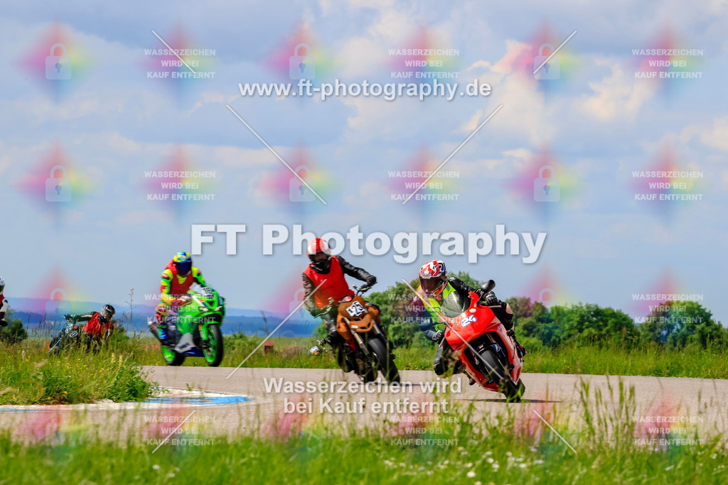 MotoTeam-0758 | Hier findet Ihr Bilder von Touristenfahrten auf der Nürburgring Nordschleife oder von anderen Veranstaltungen die ich besucht habe. Viel Spass beim Durch Schauen 