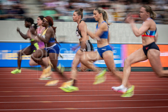Golden Oval; Dresden, 31.05.2026 | DRESDEN , GERMANY - MAY 31: Gina Lueckenkemper (GER / Germany), rechts Jolina Ernst (GER / Germany) competes in the 100m preliminary round during the Golden Oval Continental Tour Silver meeting on May 31, 2026 at Heinz-Steyer-Stadion in Dresden, Saxony, Germany.