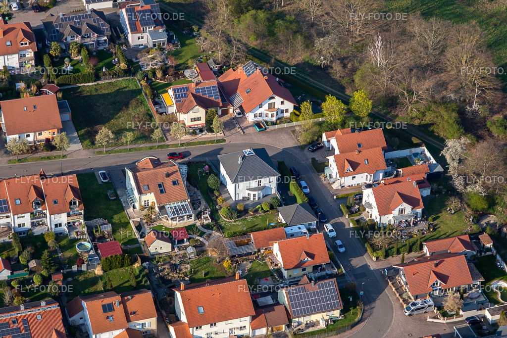 Robert-Koch-Straße | Luftbild: Robert-Koch-Straße in Bellheim im Bundesland Rheinland-Pfalz in Deutschland. Foto: IMG_126448.jpg vom 20.04.2021 durch ©2025 Werner Riehm fly-foto.de/copyright - Realisiert mit Pictrs.com