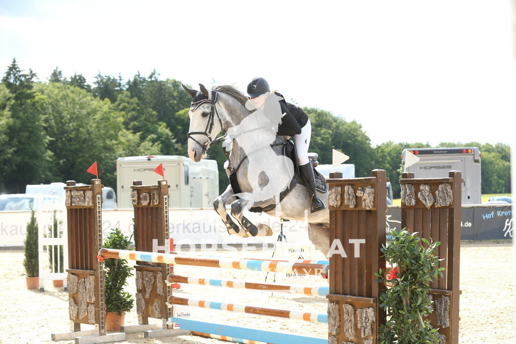 DL2Q6848 | Willkommen bei Brunnmayr - Design & Fotografie – Ihrem Spezialisten für Reitturniere und Pferdeveranstaltungen in Oberösterreich, Salzburg und Bayern! Seit über 17 Jahren sind wir leidenschaftlich dabei.