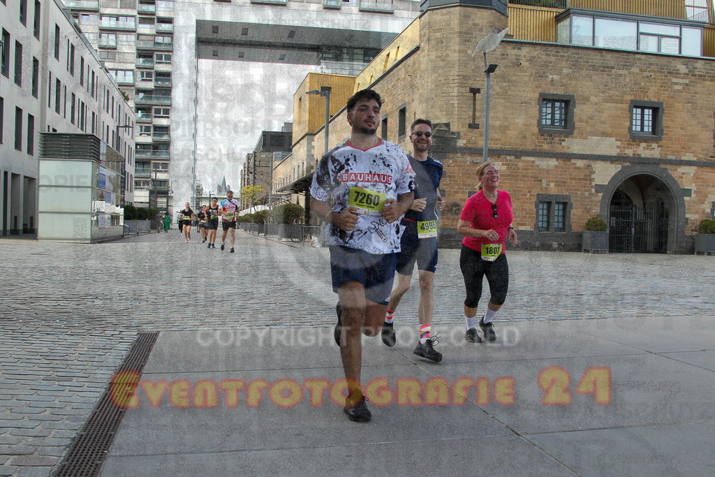 250920_1504_EV4_8050 | Sportfotografie im Rhein-Sieg Kreis, Köln, Bonn, NRW, Rheinland Pfalz, Hessen, etc. Unser Tätigkeitsfeld umfasst den Laufsport vom Volkslauf über den Marathon, Duathlon, Triathon bis zum Ultralauf wie Kölnpfad Ultra oder Schindertrail.