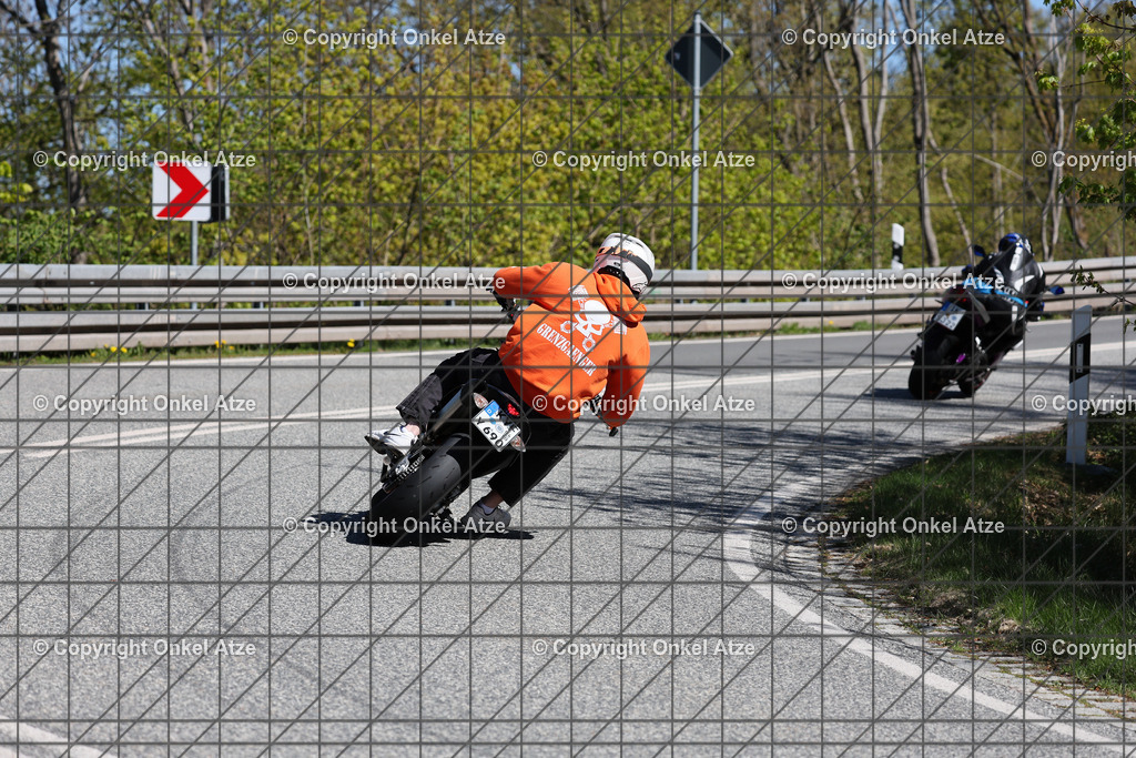 IMG_7137 | Fotograf am Kyffhäuser. Onkel Atze. Kyffhäuser Rennstrecke. Café36. Motorsportfotografie. - Realisiert mit Pictrs.com