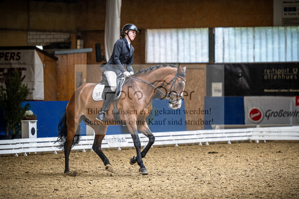 DOS_1693 | Entdecke hochwertige Reitturnierfotos von Foto Oger. Professionell, emotional und authentisch – jetzt Lieblingsmomente im Shop bestellen.Deutschlandweite Turnierfotografie. - Realisiert mit Pictrs.com