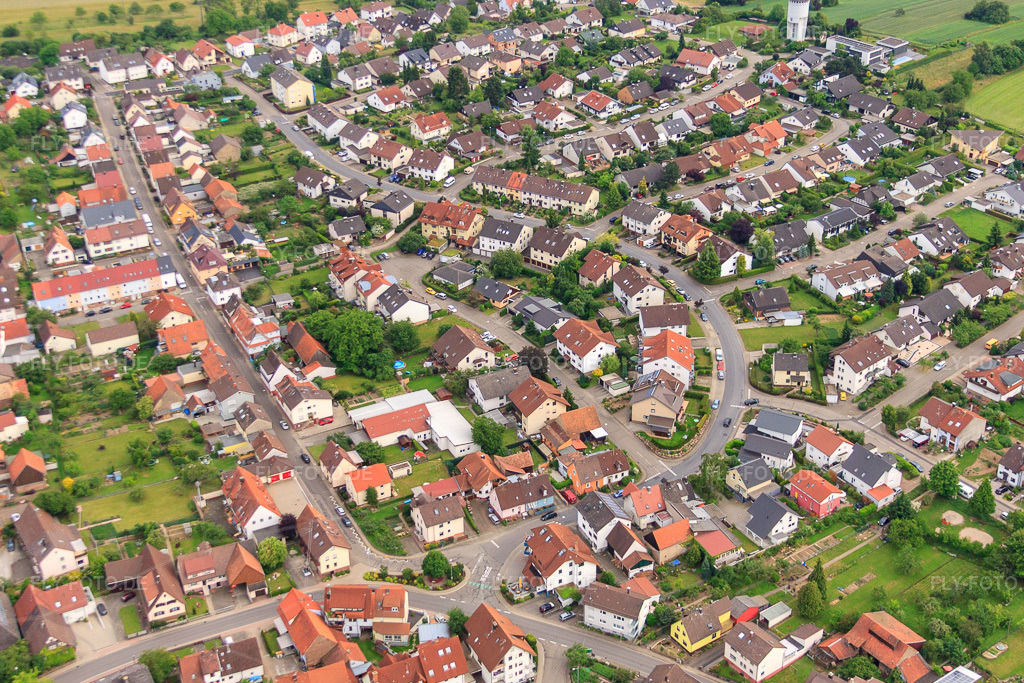 Luftbild: Kniebisstr im Ortsteil Spielberg in Karlsbad im Bundesland Baden-Württemberg in Deutschland. Foto: IMG_66751.jpg vom 07.06.2014 durch Werner Riehm/FLY-FOTO.deAuflösung des Originals: 4403 x 2936 px