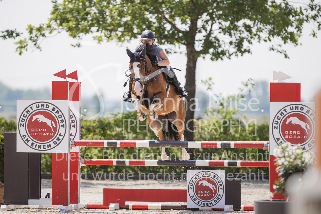 230616_Lemwerder_Springpf-L1-515 | Deine schönsten Turniermomente als professionelle Fotos! Entdecke hochwertige Pferdesport-Fotografie im Online-Shop. Jetzt Fotos finden & bestellen!