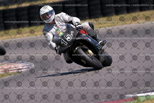 26bt04-1512 | markuskiefer.com - Realisiert mit Pictrs.com