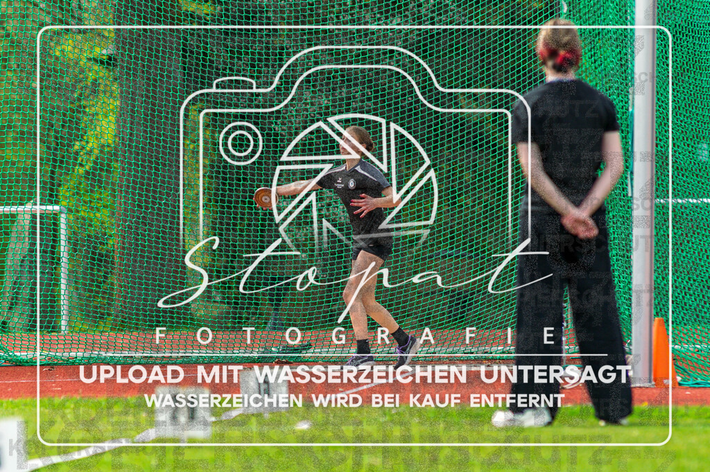 KMHK-1022 | Emilia Okowity (Eintracht Munster (NI)) bei den Kreismeisterschaften Leichtathletik-Wurf Heidekreis 2026 im Boehmewaldstadion, Soltau (Simon Paul Stopat) - Realisiert mit Pictrs.com