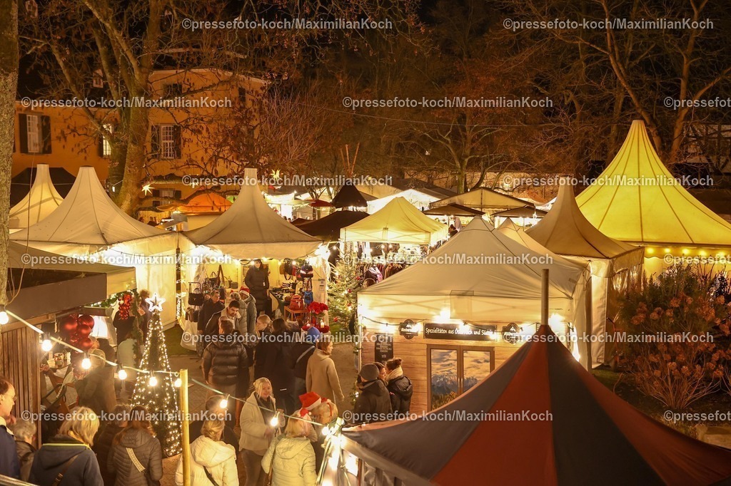 Wup12122501007 | 12.12.2026, Wuppertal, Weihnachtsmarkt Haus Schloss Lüntenbeck. 