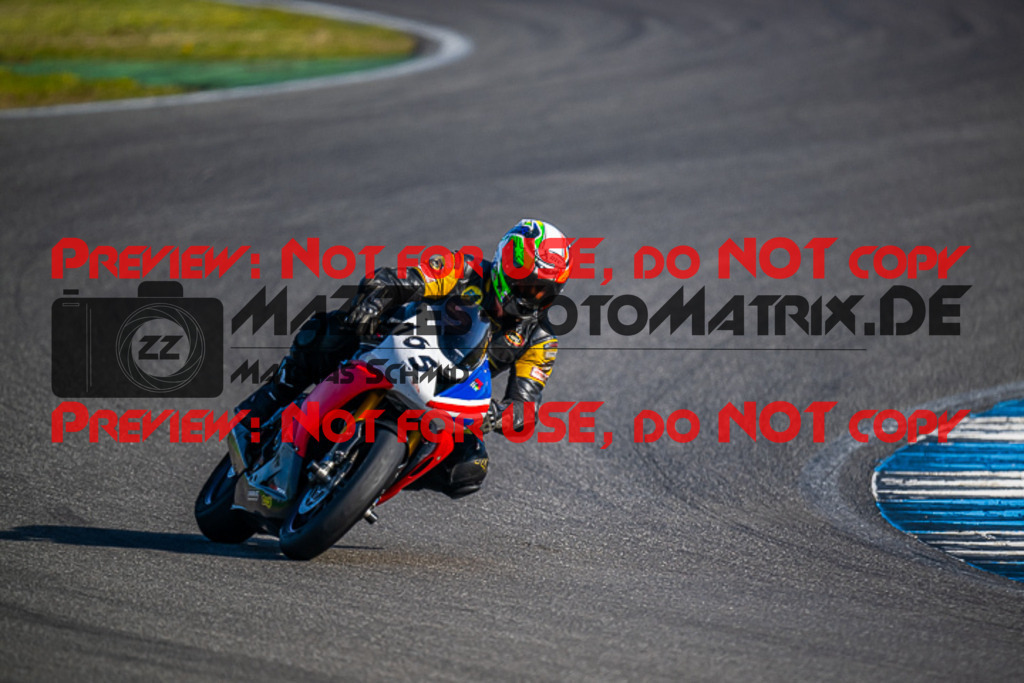 MaZZes_FotoMatrix_230410_1831 | ROT