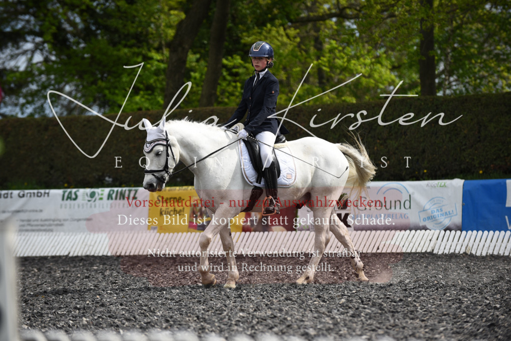 20230513_JK-Röhrsdorf-16-344 | Pferde- und Turnierfotografie in Westsachsen. Pferdeportraits, Auftragszeichnungen und intuitive Kunst.