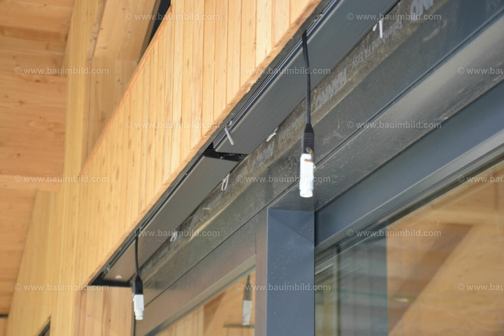 bib-lg14-fenster-0110 | Nach LV-Leistungsgruppen sortierte Detailfotos über den Bau eines Hauses. Alle Hausbau-Bilder direkt vom Urheber und Autor der Website Haus-Selber-Bauen.com