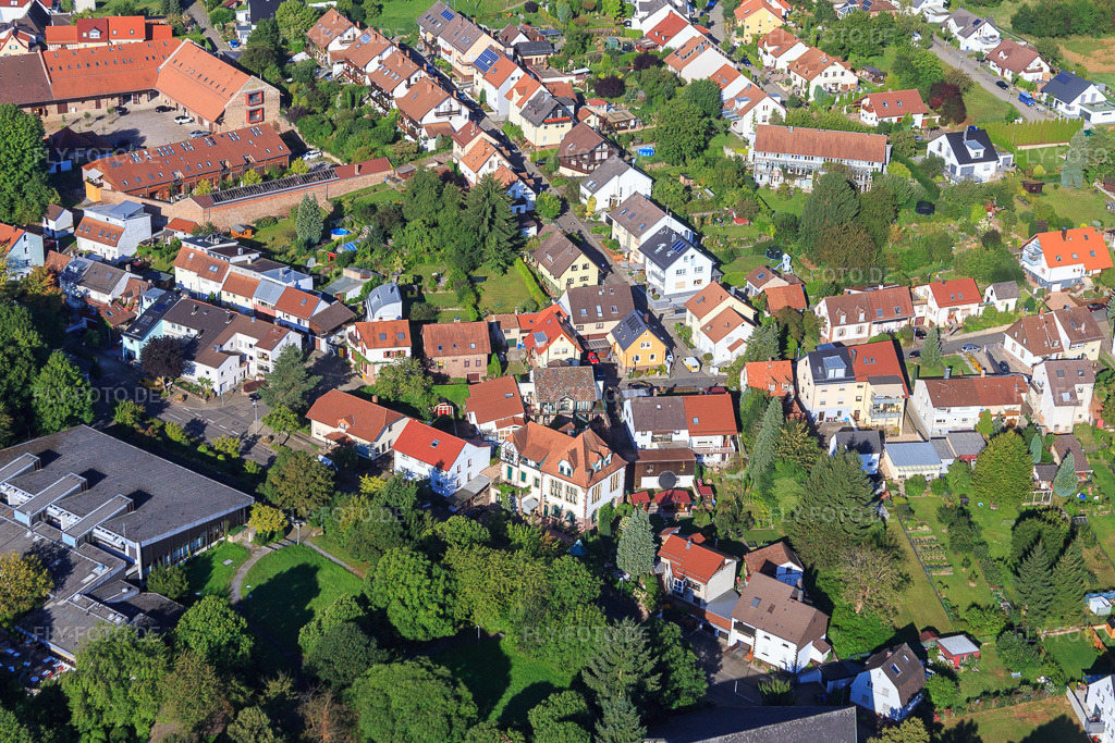 Luftbild: Am Lustgarten im Ortsteil Hohenwettersbach in Karlsruhe im Bundesland Baden-Württemberg in Deutschland. Foto: IMG_092946.jpg vom 13.08.2016 durch Werner Riehm/FLY-FOTO.de