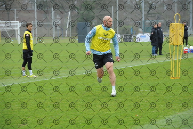 RGE_9142 | Hertha BSC, 2.Bundesliga, Herren, Training, Saison 2025/26, Toni Leistner  ( Hertha BSC ),  Montag, 30.03. 2026,   Fotograf: Ralf Gebhardt - Realisiert mit Pictrs.com