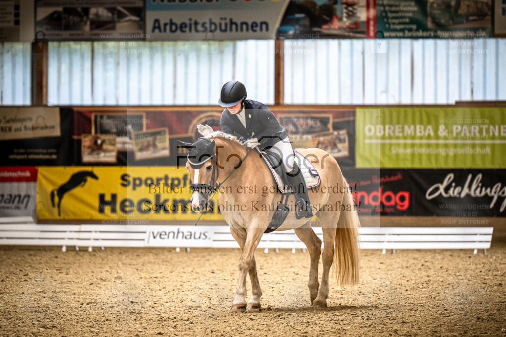 DOS_0537 | Entdecke hochwertige Reitturnierfotos von Foto Oger. Professionell, emotional und authentisch – jetzt Lieblingsmomente im Shop bestellen. - Realisiert mit Pictrs.com