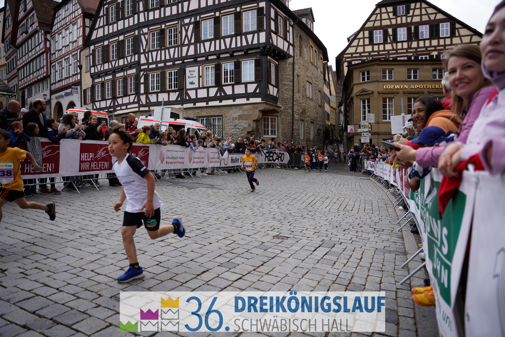 AOK Junior Cup 400m | 3Königslauf 2022 AOK Junior Cup 400m - Realisiert mit Pictrs.com