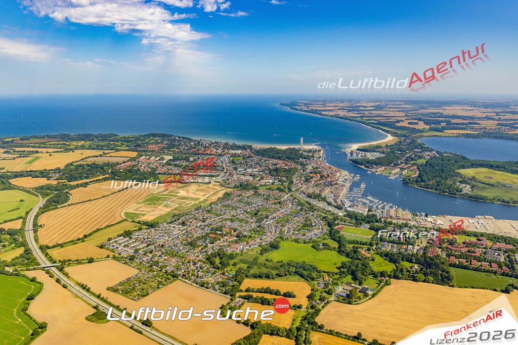 Travemünde Ostsee Lübeck Bild- Das Luftbild wurde 2025 vom UL-Flugzeug heraus erstellt ( keine Drohne bzw. Drohnenaufnahme ) - Hochauflösende Luftaufnahme -Nicht vergleichbar mit Google Maps oder Satelittenbilder- Die Geschenkidee !Mit Lizenz und Bildrechte bestellbar - CC