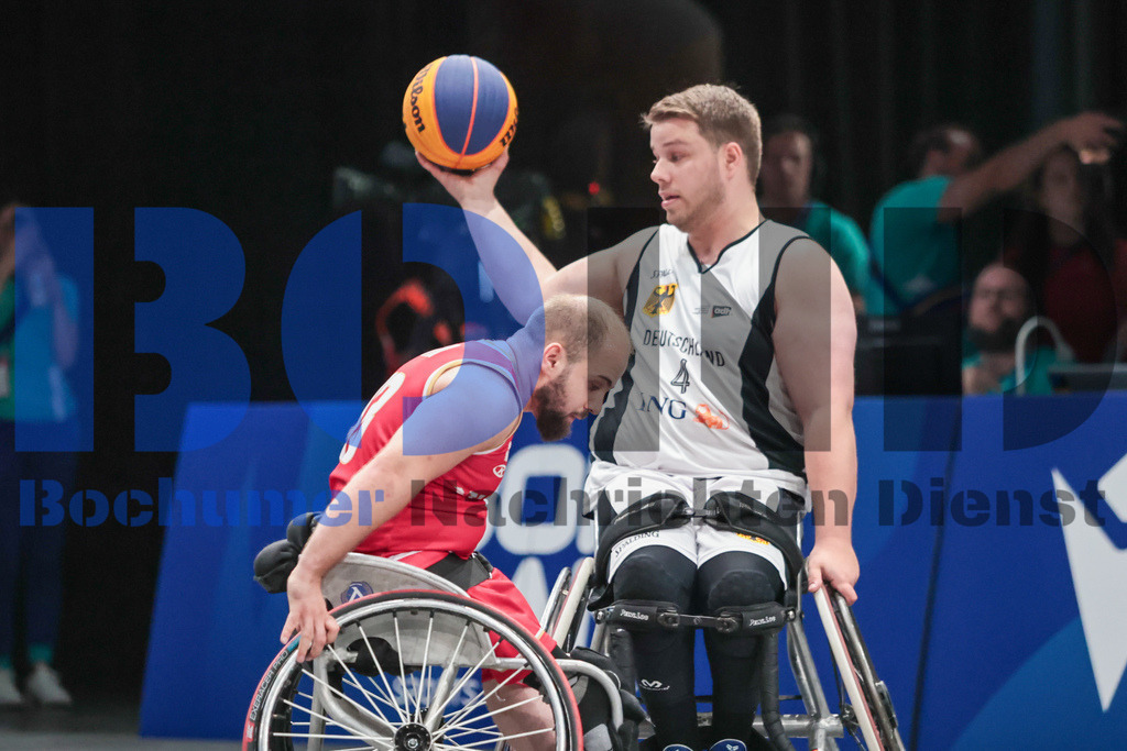 SES_TTG3X320250717-209 | bond - Realisiert mit Pictrs.com