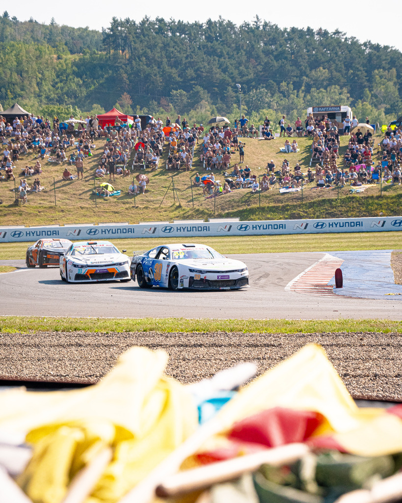 _DSC8772 | Exklusive Motorsport-Fotografie aus Leipzig von TXO Media – für Rennfahrer, Teams & Sponsoren. Sausemuth liefert starke Bilder, die Emotion zeigen. Jetzt buchen & glänzen! - Realisiert mit Pictrs.com