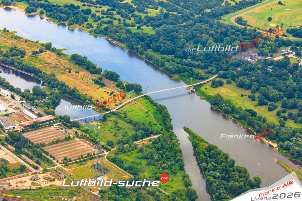 Die Luftaufnahme der Stadt Magdeburg wurde vom UL-Flugzeug heraus erstellt ( keine Drohne )- hohe Auflösung für beste Qualität