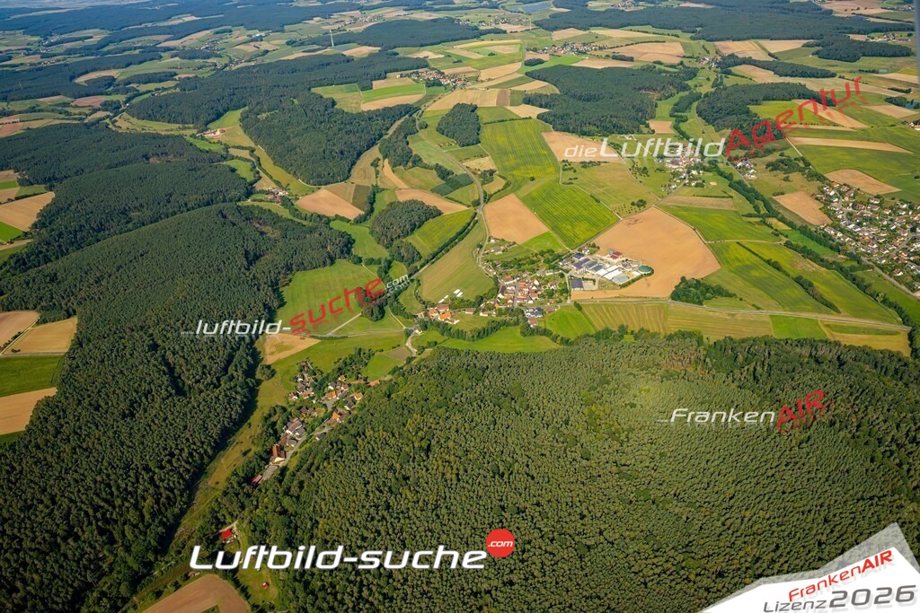 Das Luftbild zeigt : Altschauerberg Emskirchen - Die Luftaufnahme wurde 2024 vom UL-Flugzeug aus erstellt ( keine Drohne ) - Hochauflösende Luftaufnahme - Für grossformatige Ausdrucke geeignet. Die Geschenkidee !Mit Lizenz und Bildrechte bestellbar