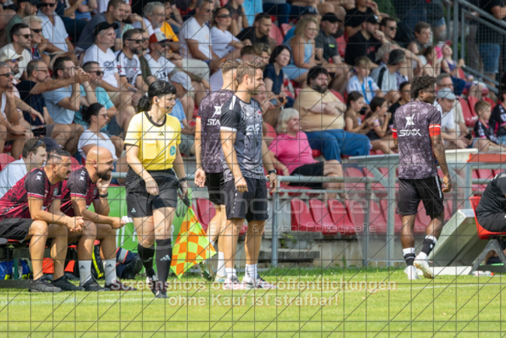 20250816_151712_0631 | #,1.Göppinger SV (rot) vs. FSV 08 Bietigheim-Bissingen (blau), Fußball, Oberliga BW, wfv, 03. Spieltag, Saison 2025/2026, Rasensportplatz Stadion SV Göppingen, Hohenstaufenstr. 116, 73033 Göppingen, 16.08.2025 - 14:00 Uhr,Foto: PhotoPeet-Sportfotografie/Peter Harich