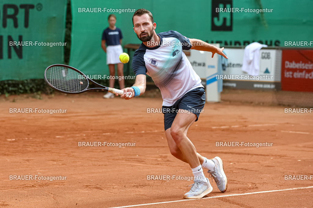 HTC Blau-Weiß Krefeld - LTTC Rot-Weiß Berlin  | Krefeld, Deutschland 21.07.2023, Tom Schönenberg (HTC Blau-Weiß Krefeld) gegen Eduard Esteve Lobato (LTTC Rot-Weiss Berlin) ,

bei der 2. Tennis Bundesliga Nord Begegnung zwischen HTC Blau-Weiß Krefeld und LTTC Rot-Weiß Berlin am 21.07.2023 in Krefeld.

(Foto: BRAUER-Fotoagentur)
 
