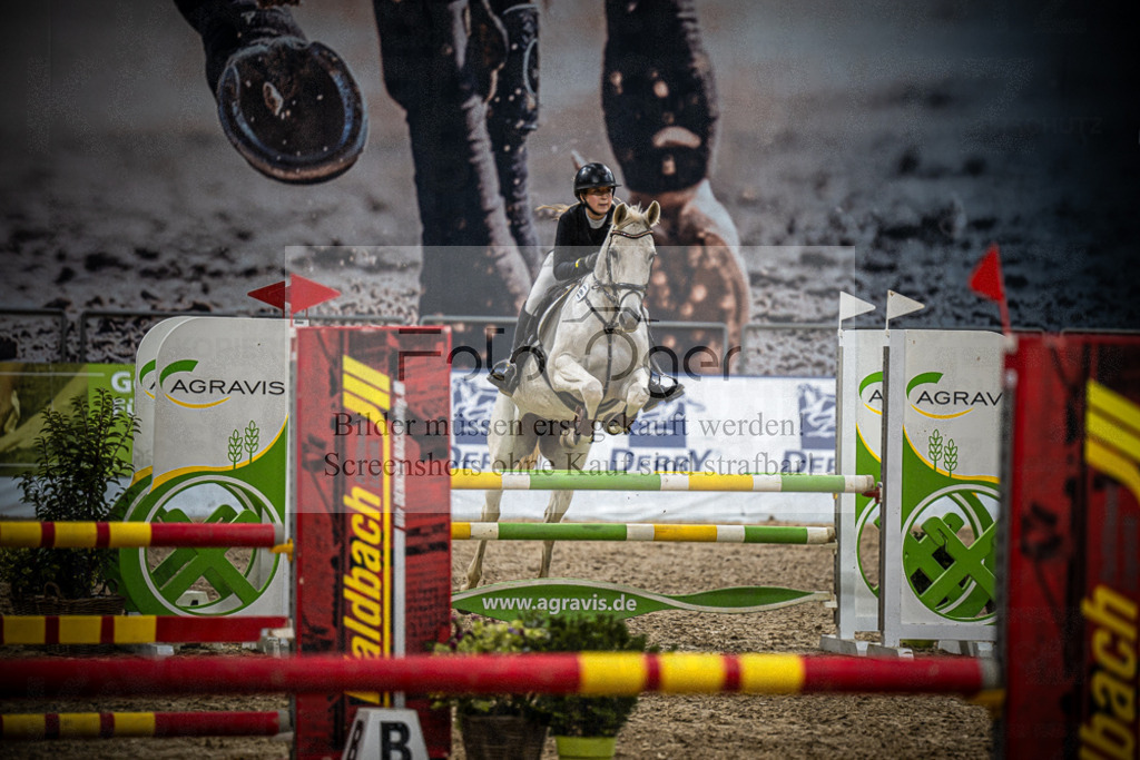 DOS_1389 | Entdecke hochwertige Reitturnierfotos von Foto Oger. Professionell, emotional und authentisch – jetzt Lieblingsmomente im Shop bestellen.Deutschlandweite Turnierfotografie. - Realisiert mit Pictrs.com