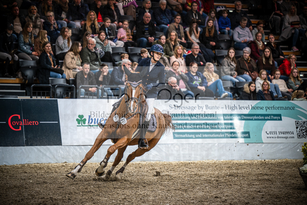 DOS_0732 | Entdecke hochwertige Reitturnierfotos von Foto Oger. Professionell, emotional und authentisch – jetzt Lieblingsmomente im Shop bestellen.Deutschlandweite Turnierfotografie. - Realisiert mit Pictrs.com