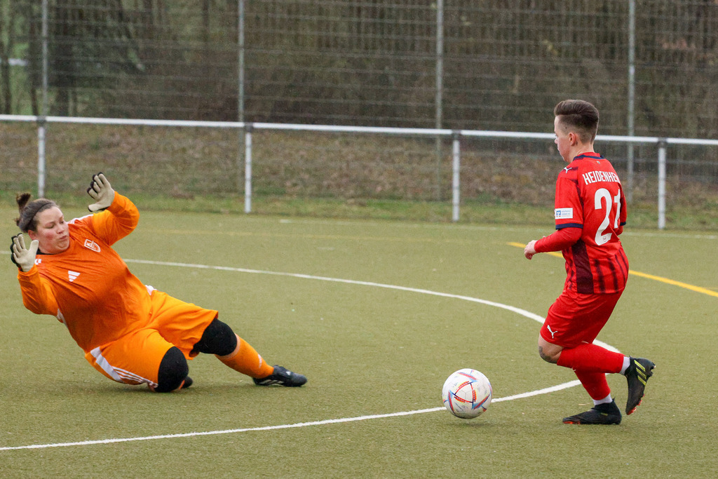 WASFCH_260321_4391 | SGM DJK Wasseralfingen/Neuler vs. 1.FC Heidenheim 1846 II, Fußball, Frauen, Bezirksliga, 2025/2026, 13. Spieltag, 21.03.2026 in Wasseralfingen, Kunstrasen Bürgle(Foto: Michael Bulling) - Realisiert mit Pictrs.com