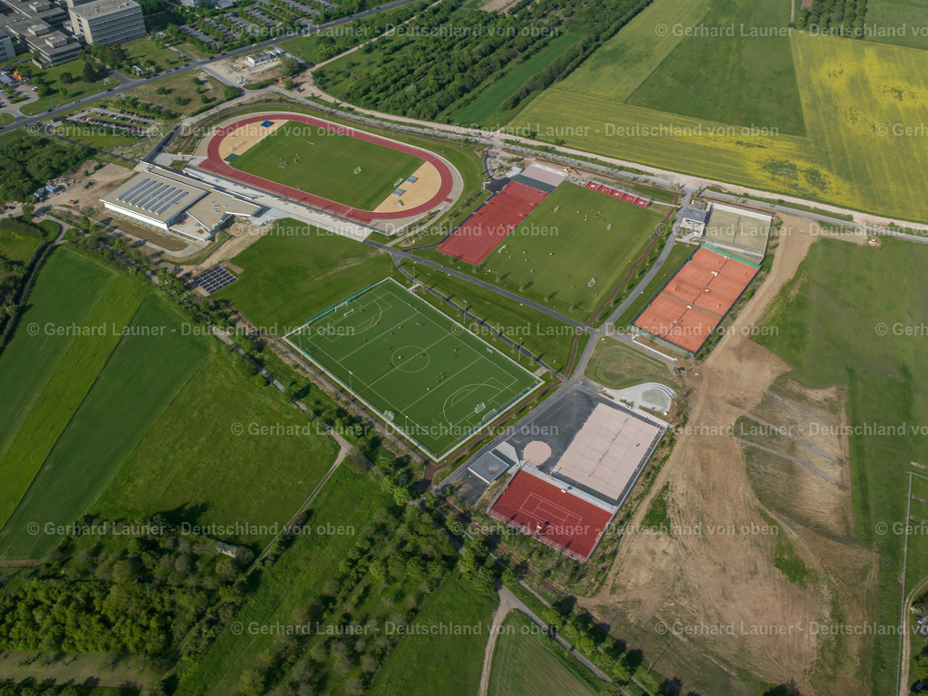 2409370 | Online-Shop für Luftbilder aus Deutschland. Seit über 45 Jahren baut Gerhard Launer das Luftbildarchiv mit unterschiedlichsten Themen stetig weiter aus.