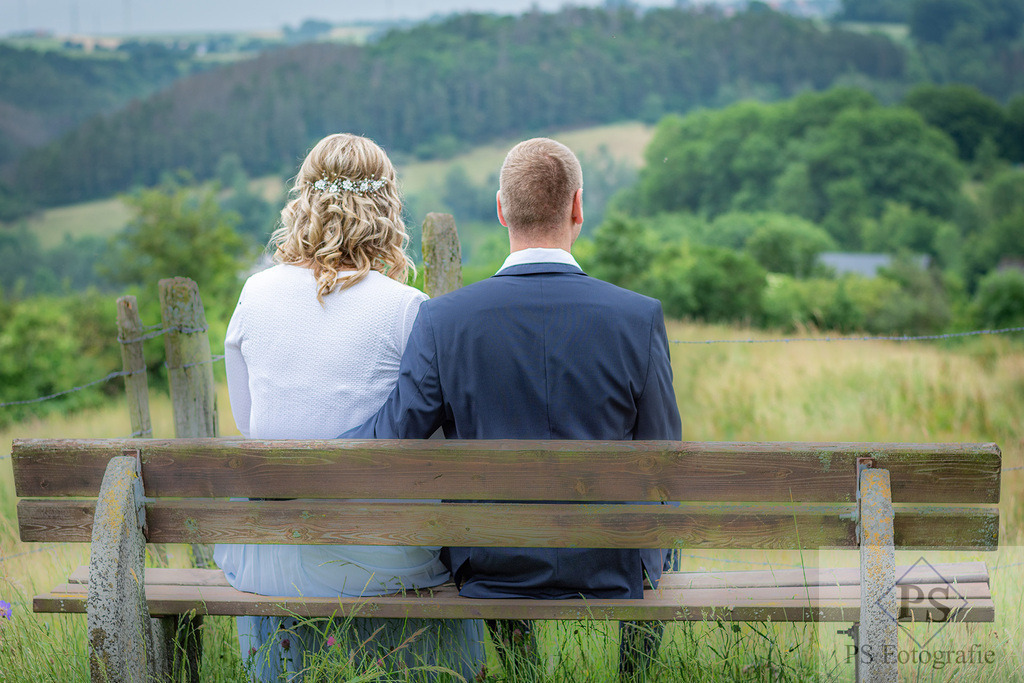 Hochzeit_Kloster_Bredelar_8 | Hochzeitsfotograf aus Leidenschaft in Büren und Umgebung - Professionelle Hochzeitsreportagen mit emotionalen Fotos - Realisiert mit Pictrs.com