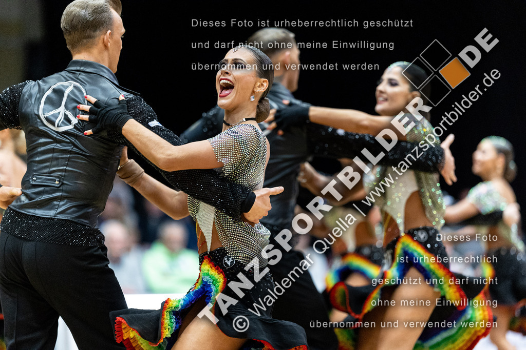 20240113-12072 | Hier finden Sie Tanz Bilder vom Latein und Standard Formationen tanzen. Sportbilder vom Tanzsport. Schöne Fotos und von Weltmeisterschaft, Europameisterschaft, Bundesliga, Regionalliga, Oberliga und Landesliga sowie von GOC Stuttgart, DanceComp, WM Bremen