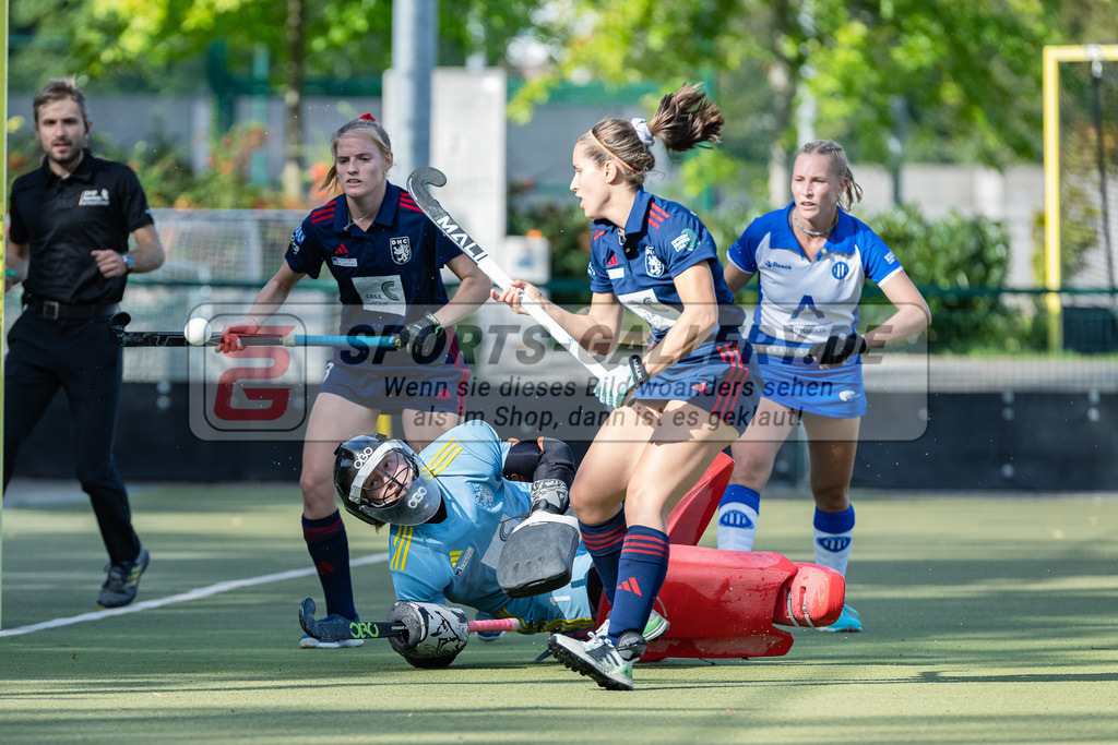 HK_20231007_105058 | 1.Bundesliga Damen Düsseldorfer HC - Großflottbeker THGC am 7.10.2023 DHC, Düsseldorf , Annika Sprink ( Düsseldorfer HC #3 ) , Femke Jovy ( Torfrau Düsseldorfer HC #1 ) , Clara Ycart ( Düsseldorfer HC #10 )