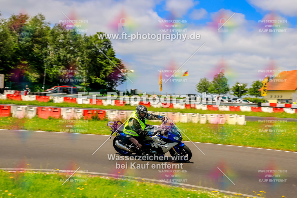 VBK-8189 | Hier findet Ihr Bilder von Touristenfahrten auf der Nürburgring Nordschleife oder von anderen Veranstaltungen die ich besucht habe. Viel Spass beim Durch Schauen 