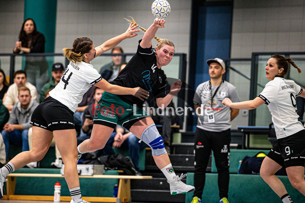 BSC Oberhausen gegen TSV Murnau | Bezirksoberliga Handball Frauen 2024/25, BSC Oberhausen gegen TSV Murnau, 20250118,Antonia HIBLER (TSV Murnau 14) Wurf,2025-01-18 in Weilheim (Jahnhalle)Antonia HIBLER (TSV Murnau 14)Copyright: WolfgangxLindner foto-lindner.de