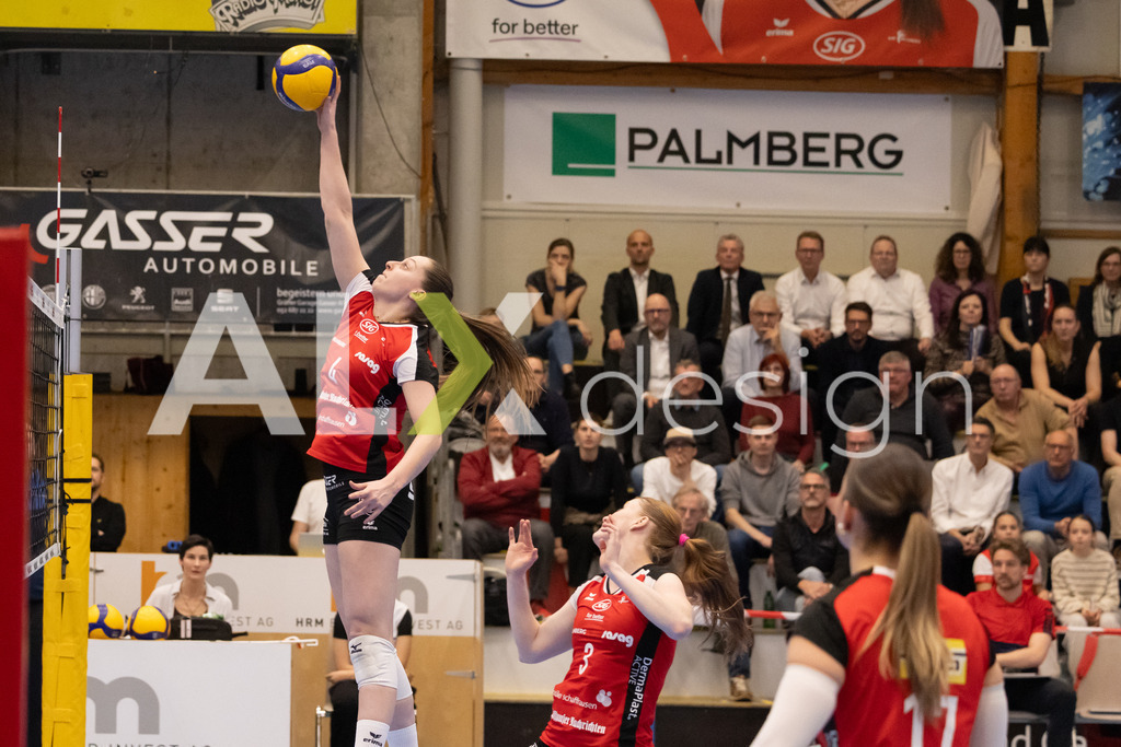 Volleyball I Frauen I Saison 2025-2026 I Volleyball NLA | Women I 1/2 Finals I  VC Kanti Schaffhausen - Sm'Aesch Pfeffingen I 18.03.2026 | 4 Laura Vermaas (NL) (VC Kanti Schaffhausen) - Mitte - Realisiert mit Pictrs.com
