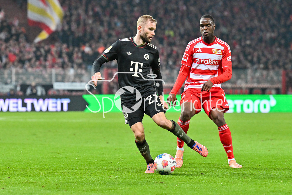 1. FC Union Berlin - FC Bayern München | Berlin, DEUTSCHLAND - 8. NOVEMBER: im Duell Konrad LAIMER (FC Bayern Munich 27) und Ilyas ANSAH (Union Berlin 10) während dem Bundesligamatch zwischen dem 1. FC Union Berlin und dem FC Bayern München am 10. Spieltag im Stadion an der alten Försterei am 8. November 2025 in Berlin, Germany / DFL REGULATIONS PROHIBIT ANY USE OF PHOTOGRAPHS AS IMAGE SEQUENCES AND/OR QUASI-VIDEO