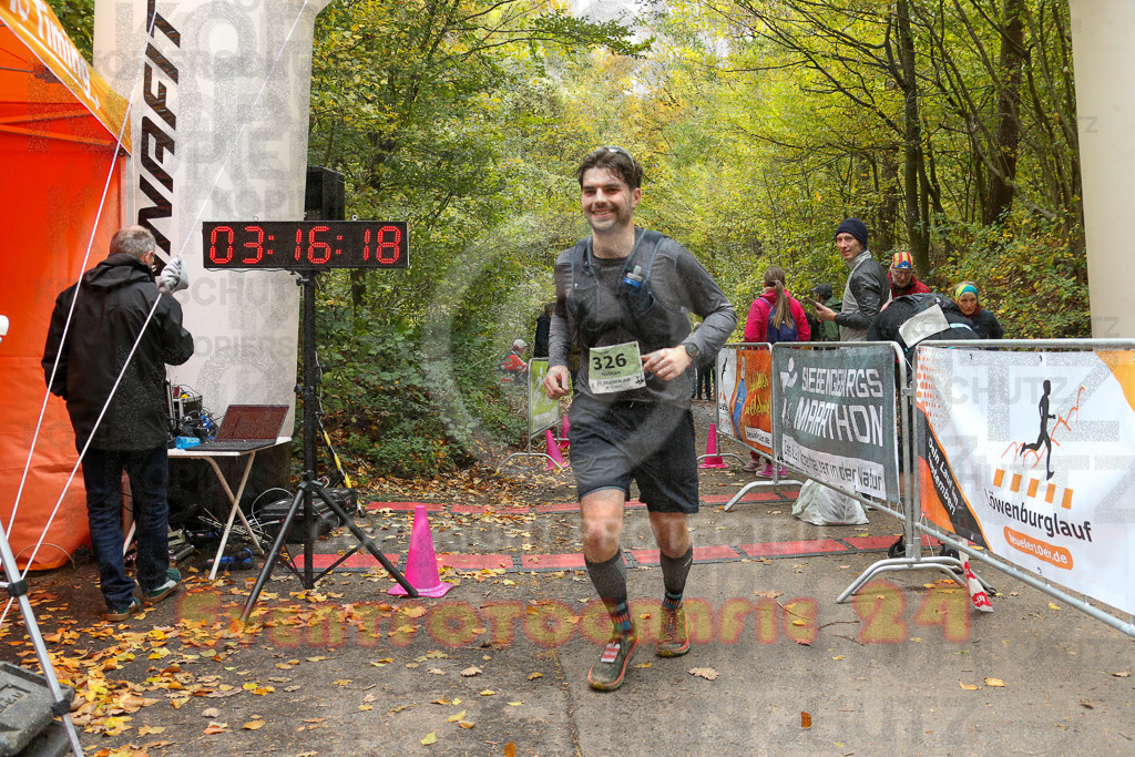 251026_1317_EX1_3133 | Sportfotografie im Rhein-Sieg Kreis, Köln, Bonn, NRW, Rheinland Pfalz, Hessen, etc. Unser Tätigkeitsfeld umfasst den Laufsport vom Volkslauf über den Marathon, Duathlon, Triathon bis zum Ultralauf wie Kölnpfad Ultra oder Schindertrail.