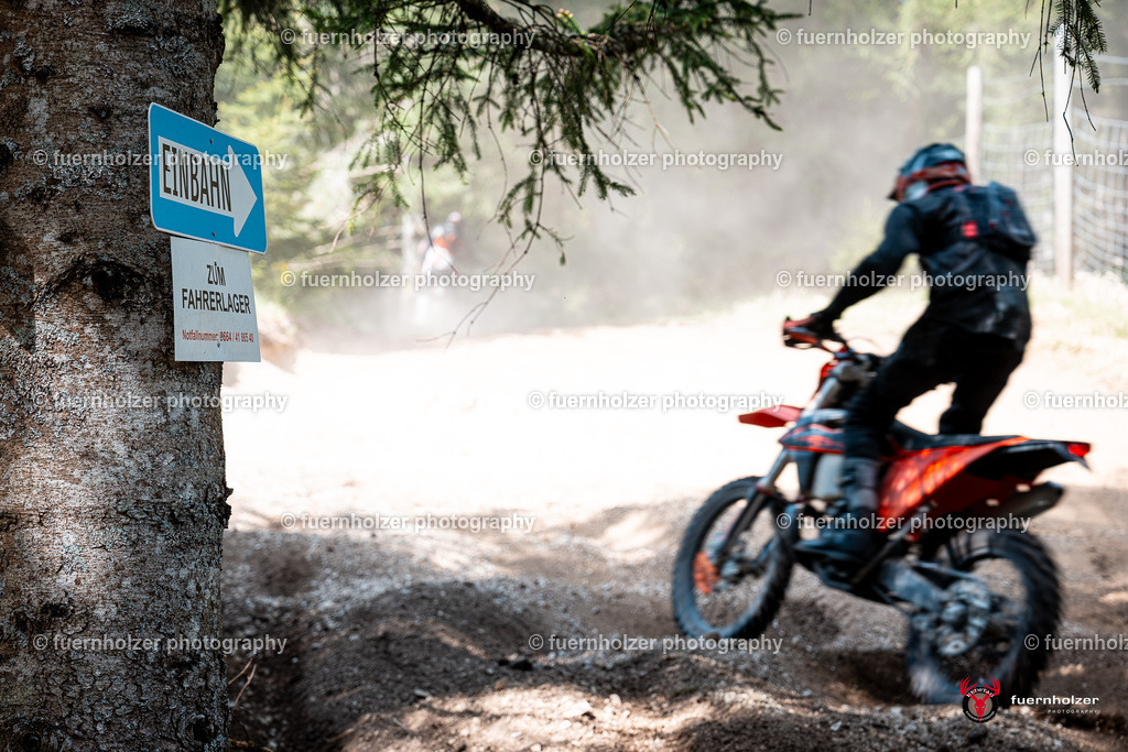 fuernholzer_250501-C1-874 | Fotografische Impressionen von der Red Stag Enduro Extreme by fuernholzer-photography.com. Endurosport in Österreich fotografisch festgehalten von fuernholzer. Auftragsfotografie für Private, Gewerbefotos und Industriefotografie. Eventfotografie, Sportfotografie und Motorsportfotografie. Anbieter von Fotoworkshops, Fototraining, fotografischen Vorträgen und Fotoseminaren.