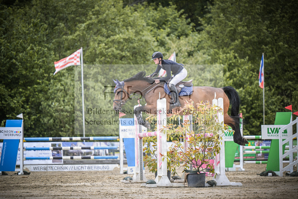 DOS_6403 | Entdecke hochwertige Reitturnierfotos von Foto Oger. Professionell, emotional und authentisch – jetzt Lieblingsmomente im Shop bestellen.Deutschlandweite Turnierfotografie. - Realisiert mit Pictrs.com