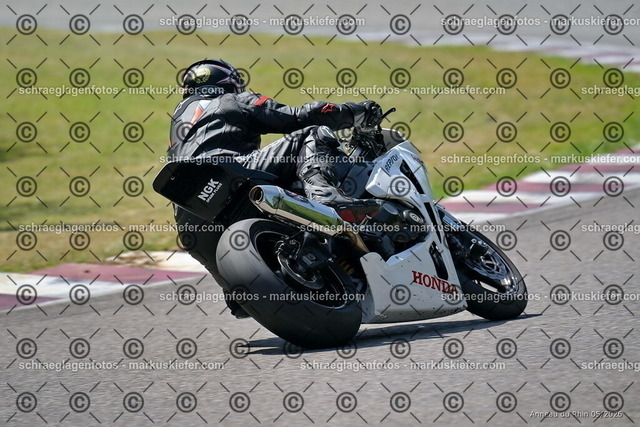 26BT02-1416 | markuskiefer.com - Realisiert mit Pictrs.com