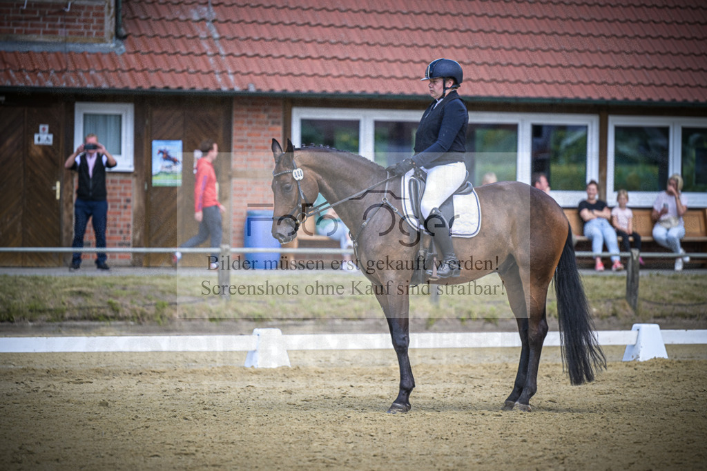 DOS_3287 | Entdecke hochwertige Reitturnierfotos von Foto Oger. Professionell, emotional und authentisch – jetzt Lieblingsmomente im Shop bestellen.Deutschlandweite Turnierfotografie. - Realisiert mit Pictrs.com