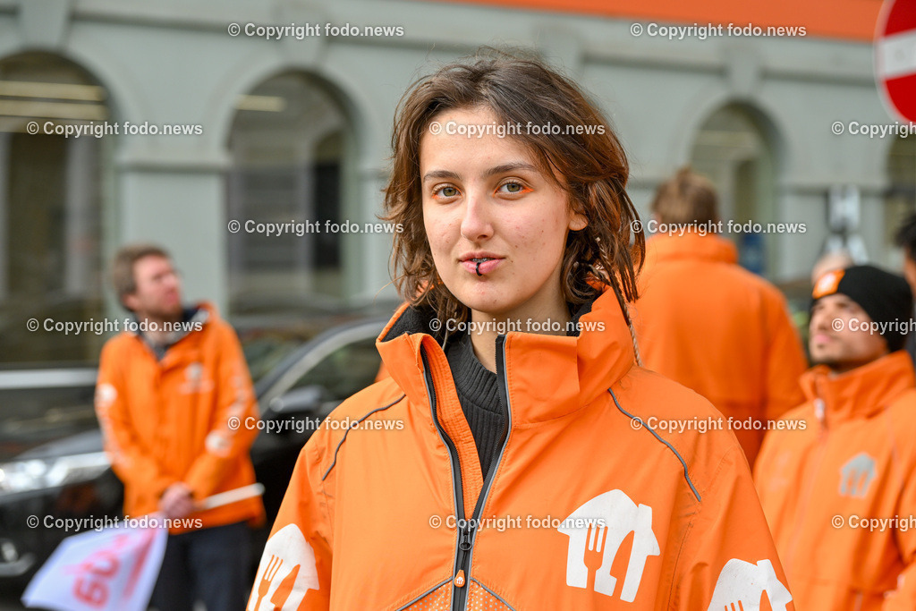 Lieferando Betriebsversammlung Linz_ 12.03.2024-19 | 12.03.2024, Linz, AUT, Lieferando, Lieferdienst, Essenszusteller, Fahrradbote, im Bild Lieferando Betriebsversammlung Linz

Mariana Vasyliuk (20, Linz / Ukraine)