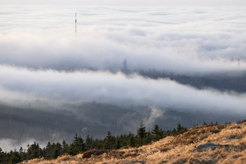 HARZ_Brocken_Wolken_RGB-8 | Wir machen aus Ihren Bildern Erinnerungen für die Ewigkeit | Hochwertige Fotografien für Ihr zu Hause. - Realisiert mit Pictrs.com