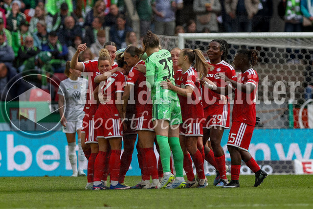 14.05.2026, GER, Fussball, Frauen, DFB-Pokal, Finale, Saison 2025/2026, VfL Wolfsburg - FC Bayern München | Arianna Caruso (Bayern) Torjubel, jubelt mit ihrer Mannschaft nach dem Treffer zum 4:0