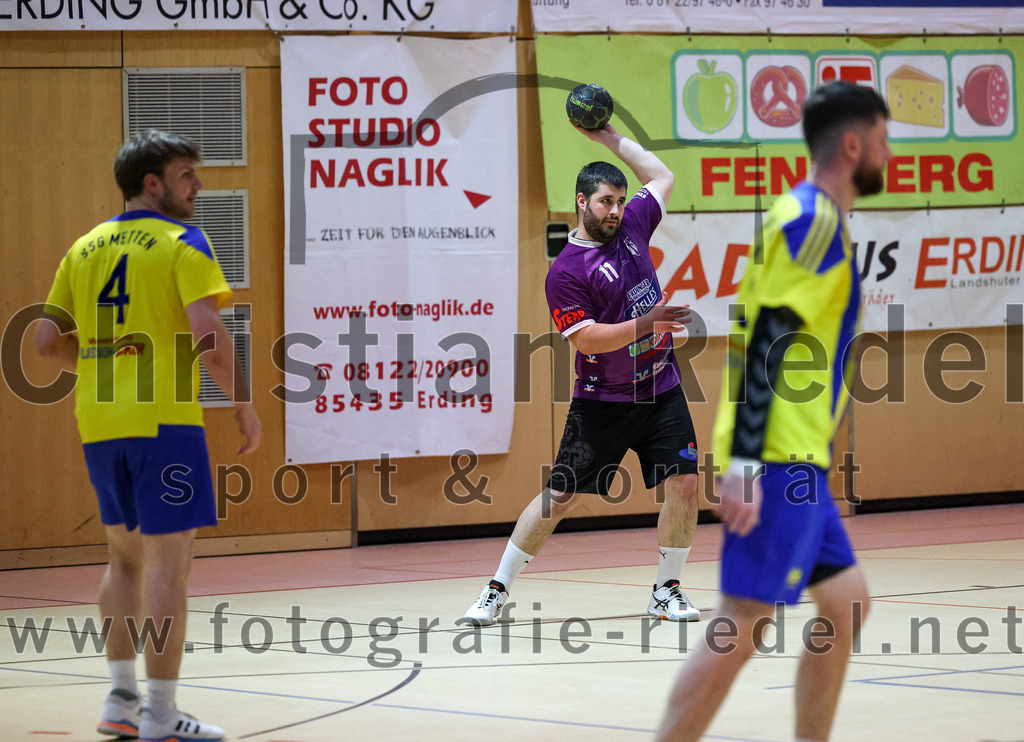 2023-03-11_066_SpVgg_Altenerding_gegen_SSG_Metten | Erding, Deutschland, 11.03.2023:
Handball, Bezirksoberliga Männer 2022 / 2023, 17. Spieltag, SpVgg Altenerding gegen SSG Metten, Endergebnis: 26:22

David Huml (SSG Metten, #4), Christian Loris (SpVgg Altenerding, #11)

Foto: Christian Riedel / fotografie-riedel.net
