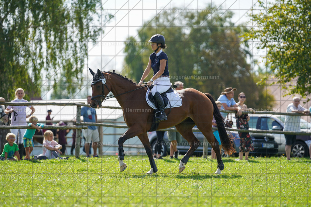 20230917-FAH09477 | Landsberg am Lech, 2023, Kaufbeuren, Kempten, Allgäu, Turnierfotografen Bayern, Fotoagentur Herrmann, Turnierbilder, Reitsport Fotos, Pferdefotograf, Augsburg, Bad Tölz, Dachau, Karlsfeld, Memmingen, Buchloe, Schwabmünchen